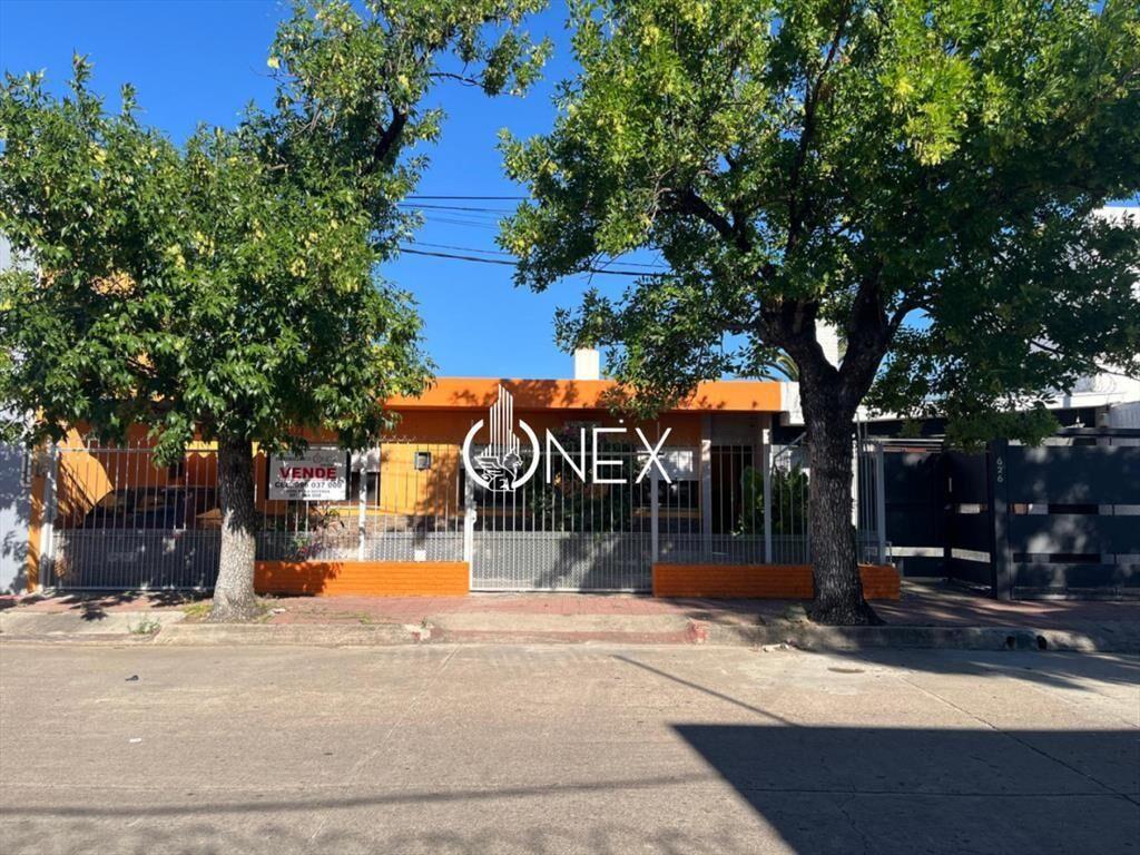 CASA AMPLIA CENTRICA EN VENTA PAYSANDU