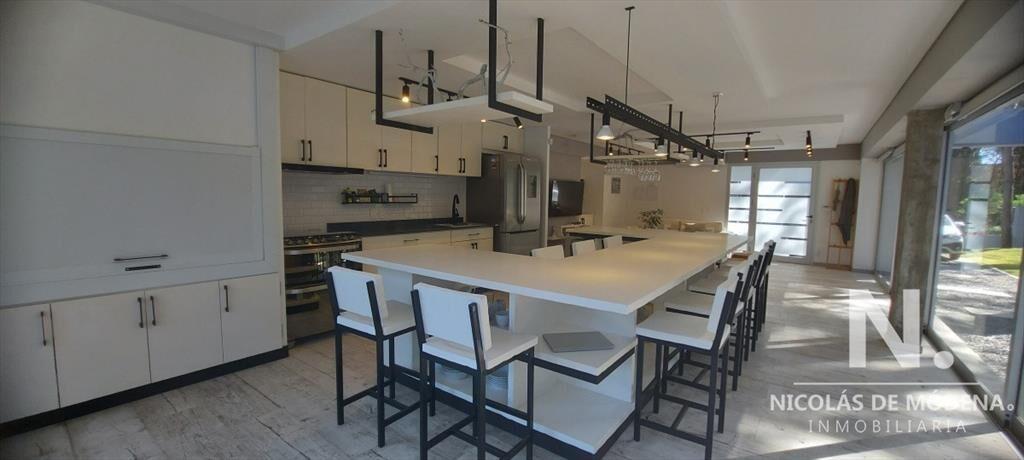 Venta casa en barrio Burnett, Maldonado. Playa mansa