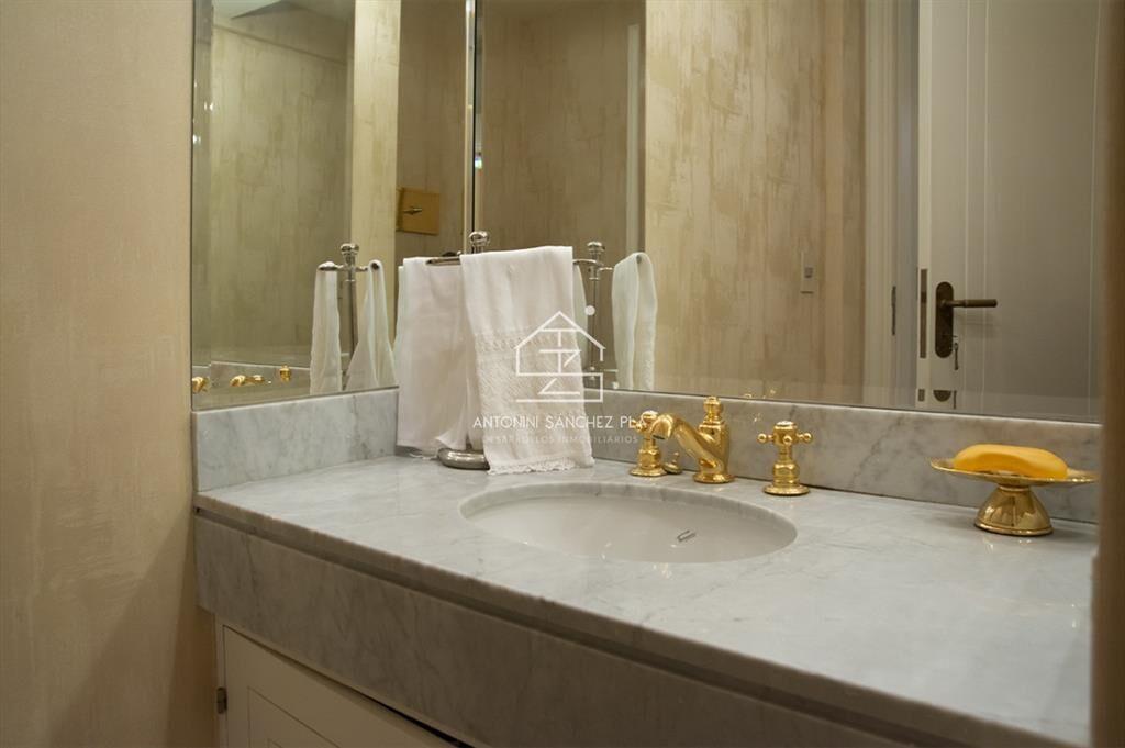Apartamento de 4 dormitorios en Punta del Este frente al ma