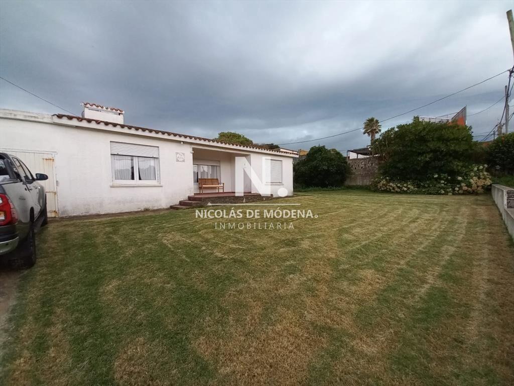 Vende Casa con 1500m2 de Terreno. Muy próxima al