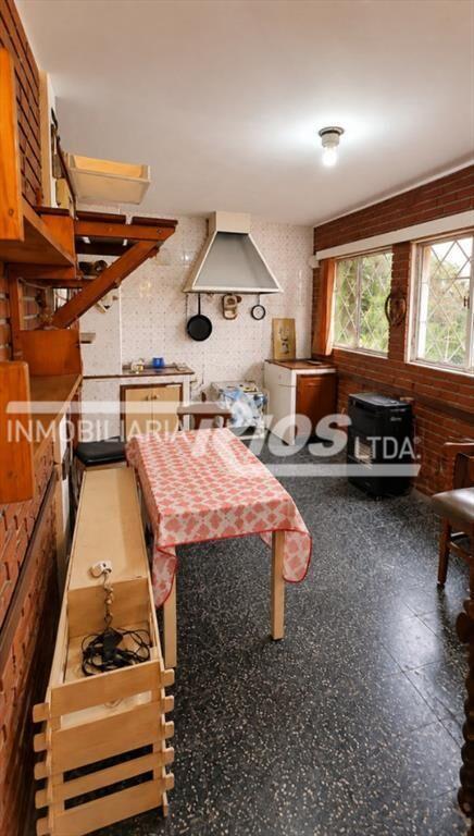 Casa de 4 dormitorios con local independiente y