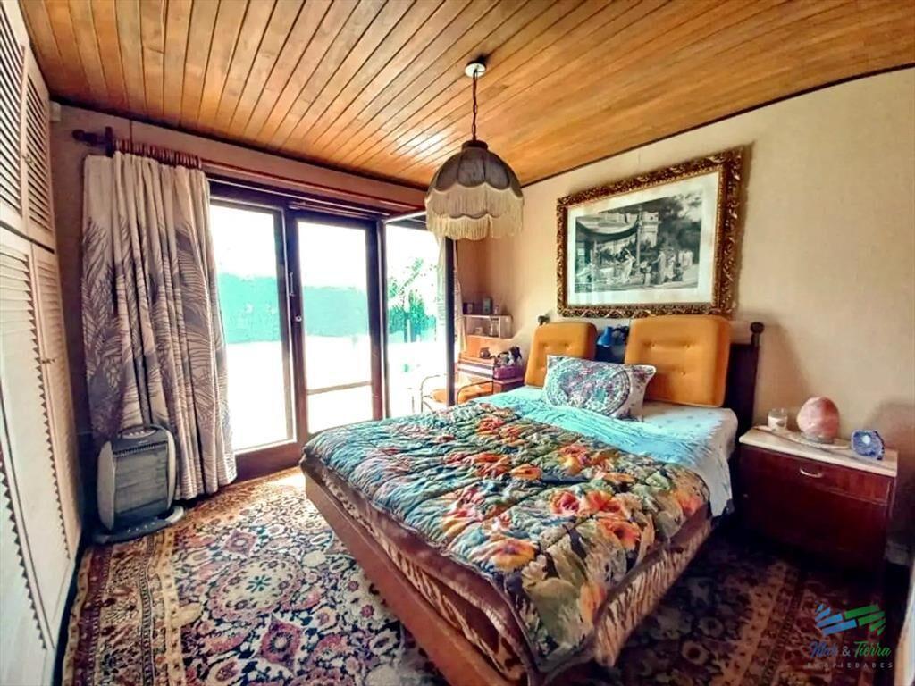 Casa de 6 dormitorios con piscina en venta en del