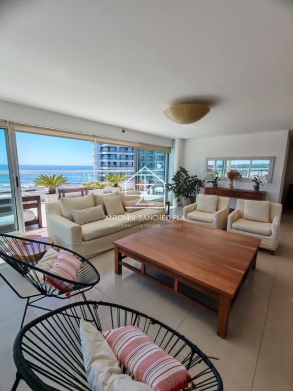 Venta Apartamento de 4 dormitorios Punta del Este