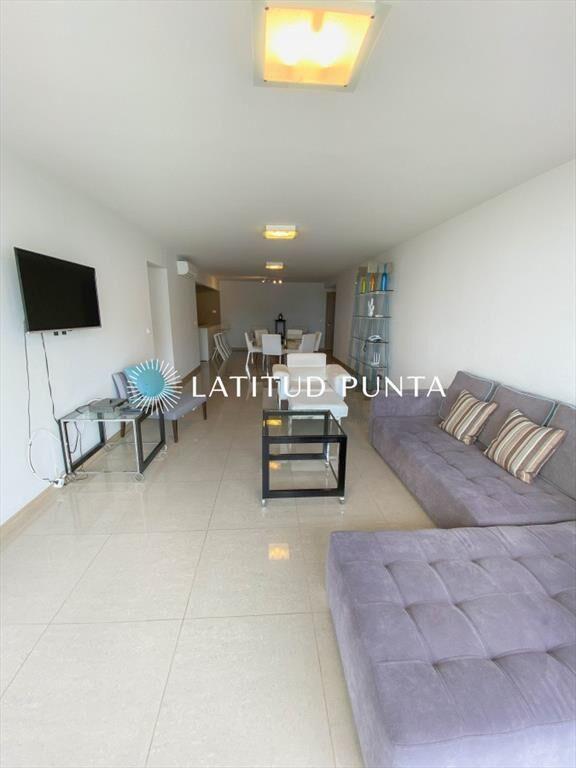 Amplio apartamento en brava, 3 dormitorios