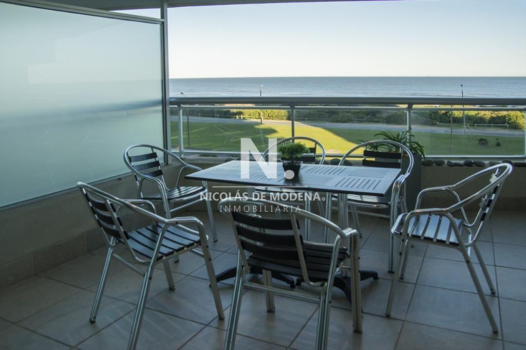 Departamento en venta frente al mar. Torre Lobos,