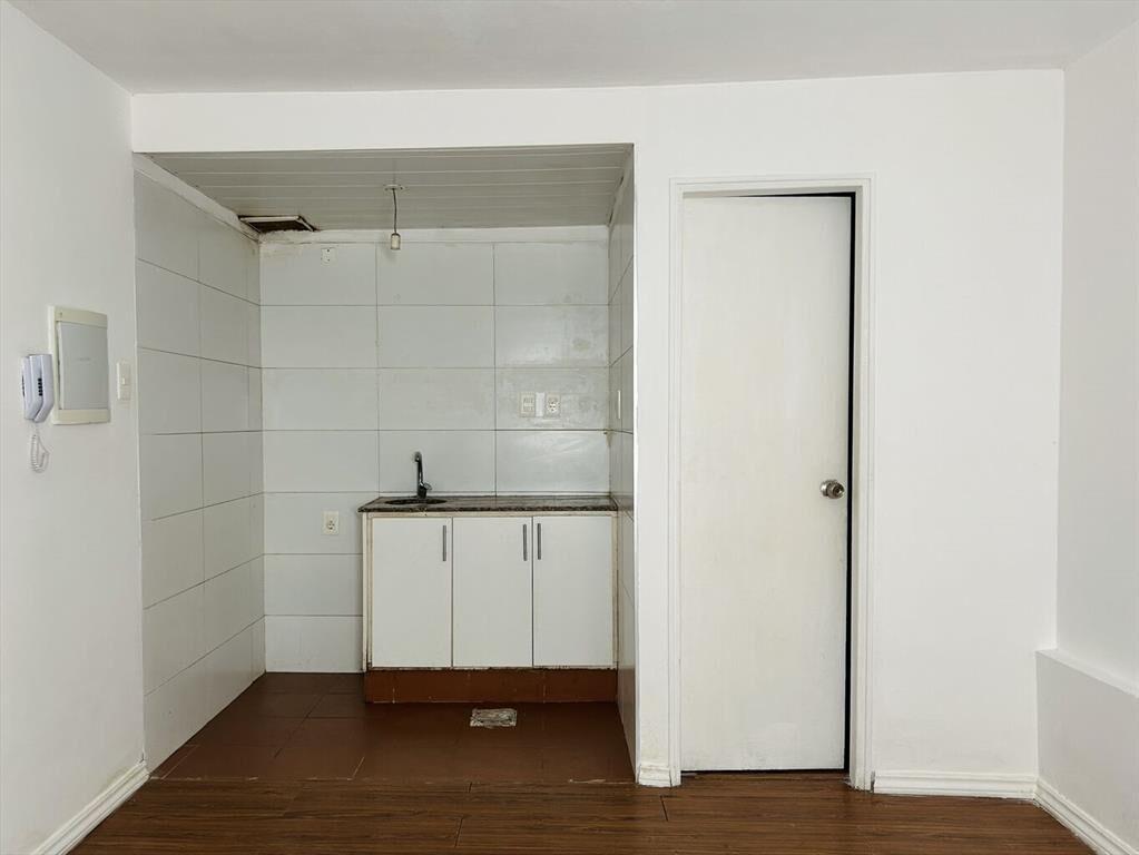 Alquiler apartamento monoambiente con patio en villa muñoz