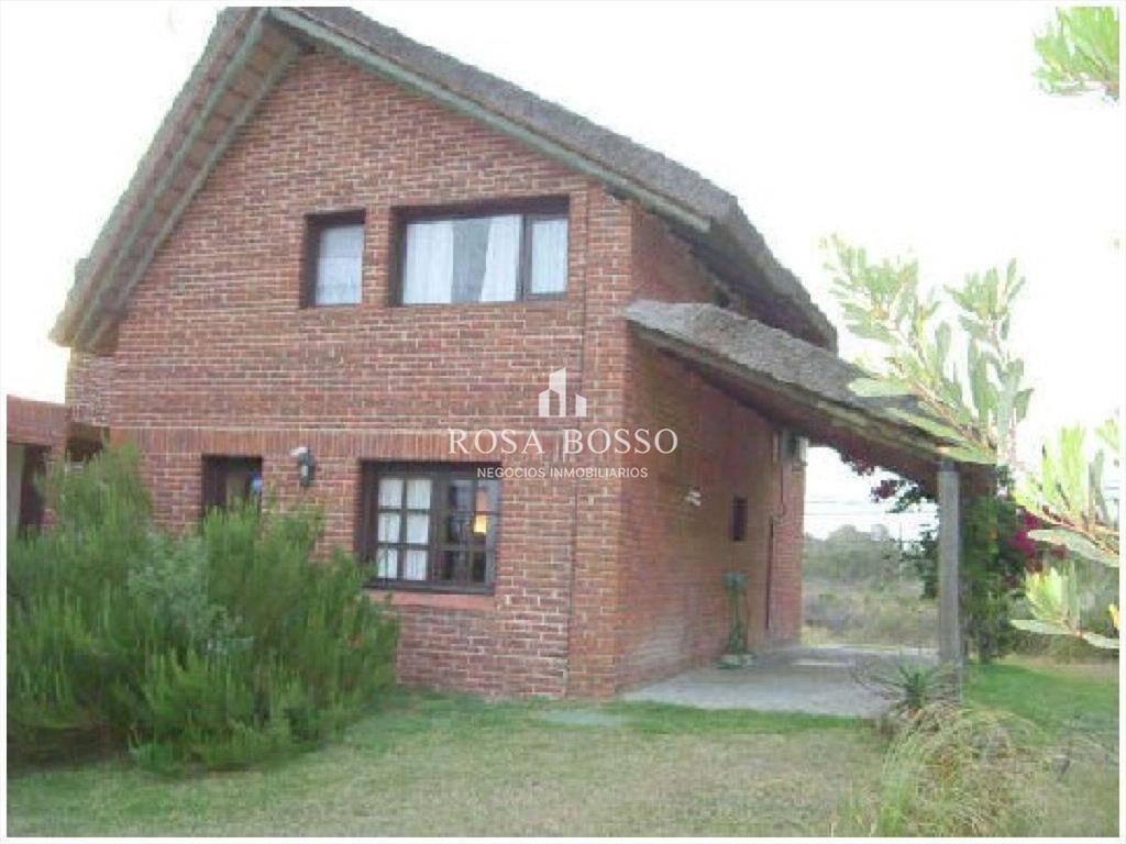 CASA A LA VENTA EN EL CHORRO.