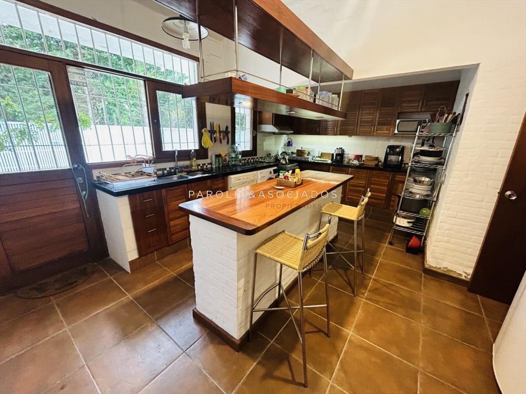 Casa en venta  con piscina climatizada, 4 Lugano,