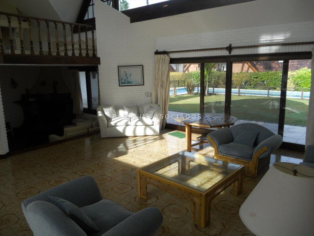 EN ZONA MANSA ESPECTACULAR CASA