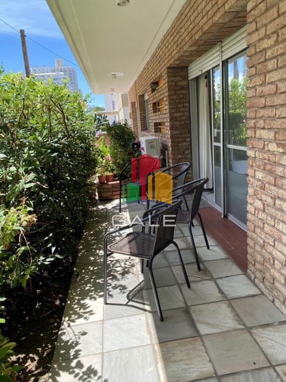 Hermoso apartamento estilo casita a una cuadra del mar.