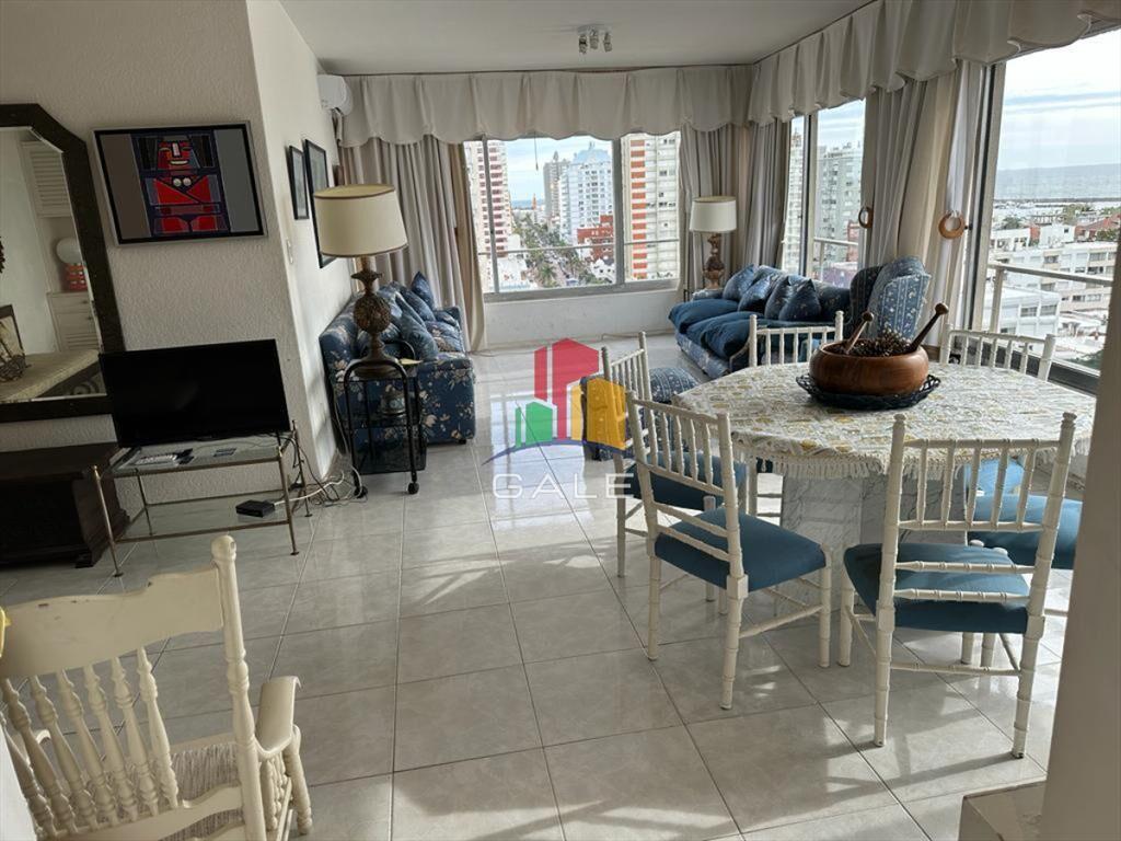Peninsula piso alto con excelente vista