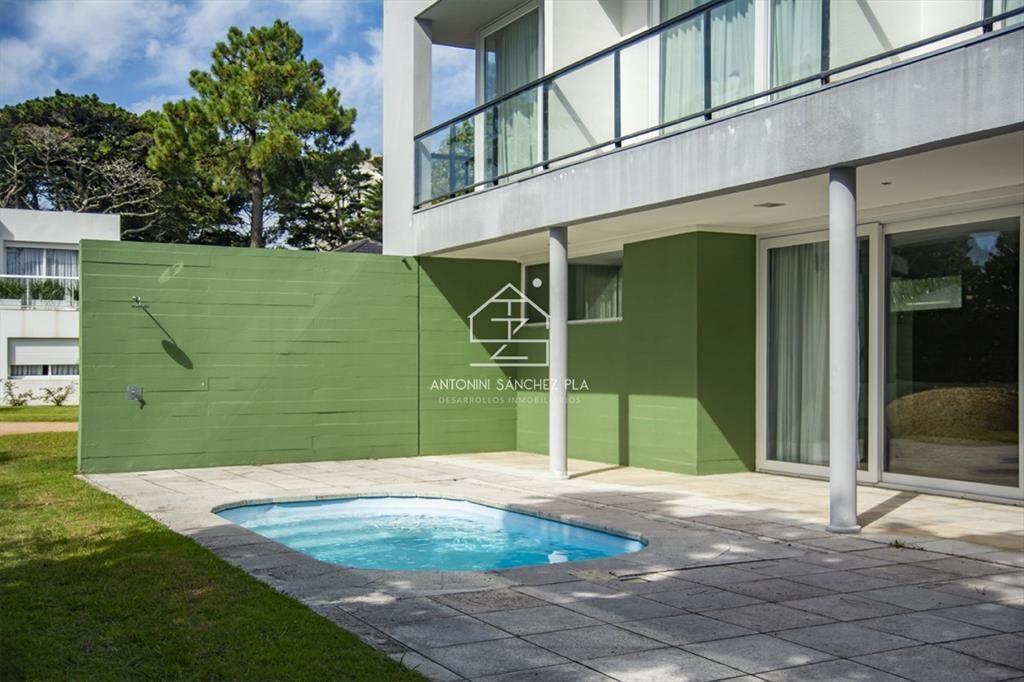 Casa en barrio privado Boulevard Park, Playa Mansa Punta de