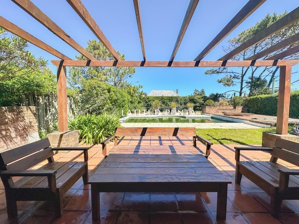Casa en Tio Tom, 6 dormitorios y piscina