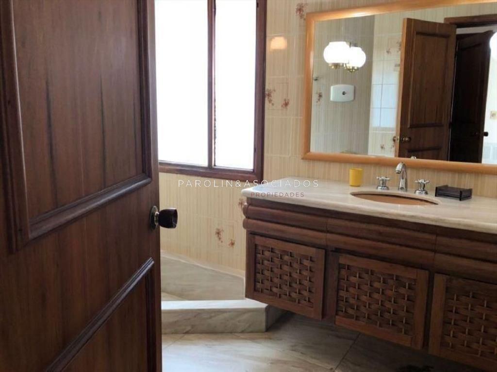 Venta de casa 4 dormitorios en Lugano, Punta del