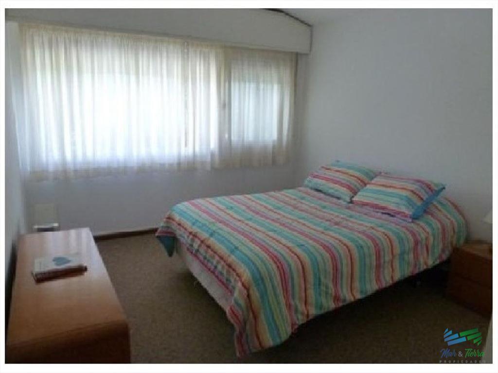 Vendo casa 4 dormitorios en playa mansa, Punta