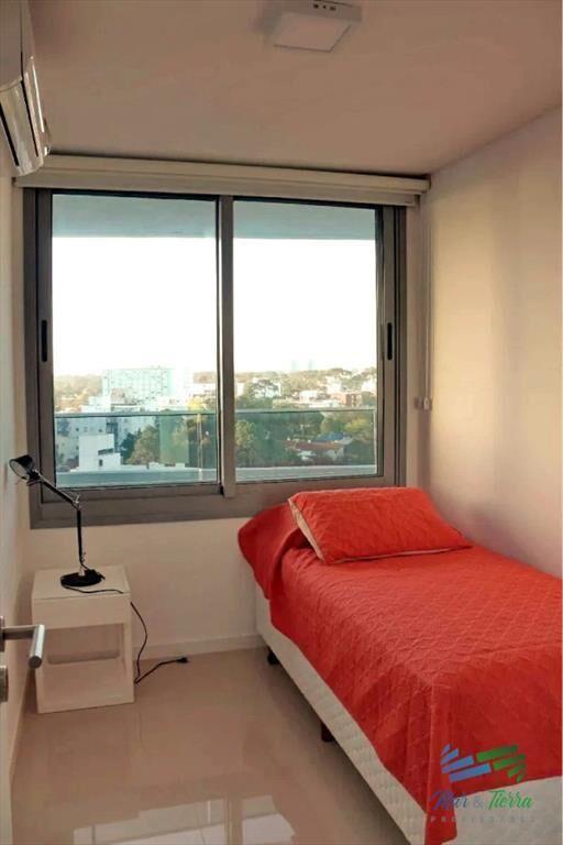 Vendo apartamento 3 dormitorios con servicios y