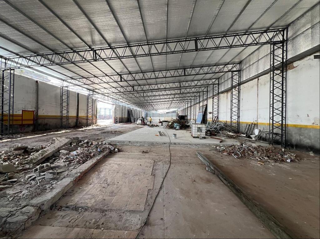 Alquiler local de 2000m2 en Bella Vista a estrenar