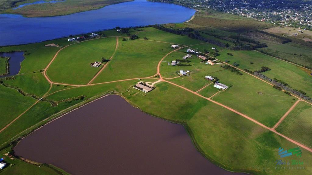 Venta de gran terreno en Laguna de los Cisnes