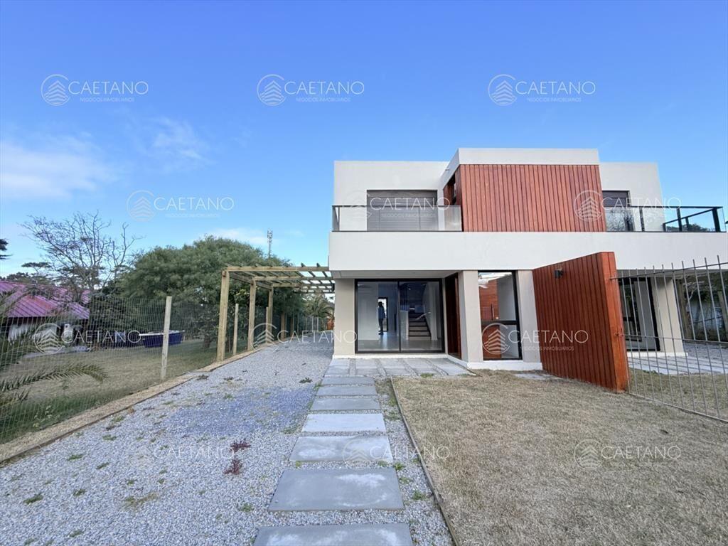 Venta casa PH 3 dormitorios - Pinares