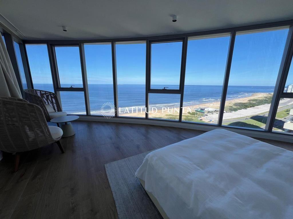 Apartamento en piso alto de 3 dormitorios con al