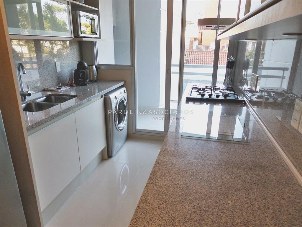 Apartamento de 2 dormitorios en venta en Sunrise