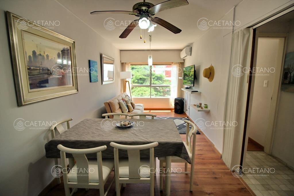 Venta apartamento 2 dormitorios con Parrillero.