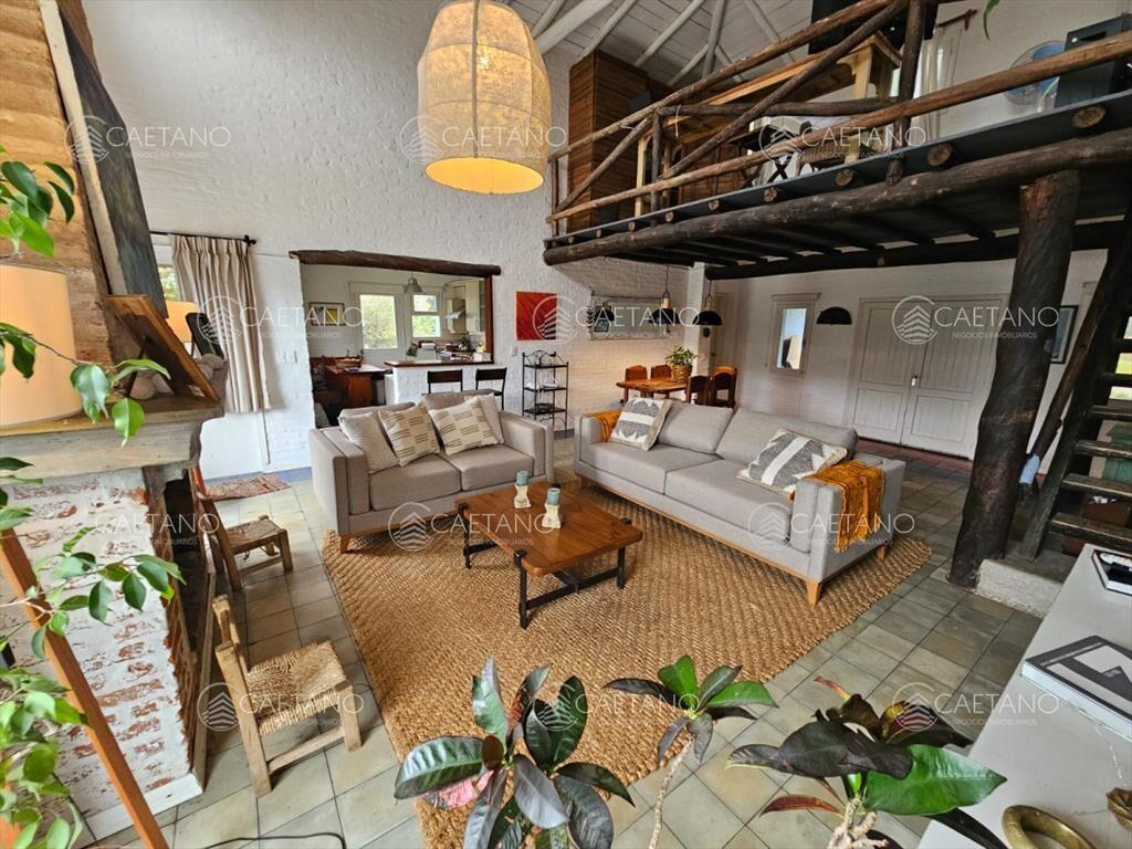 Casa en venta 3 dormitorios y dependencia de La