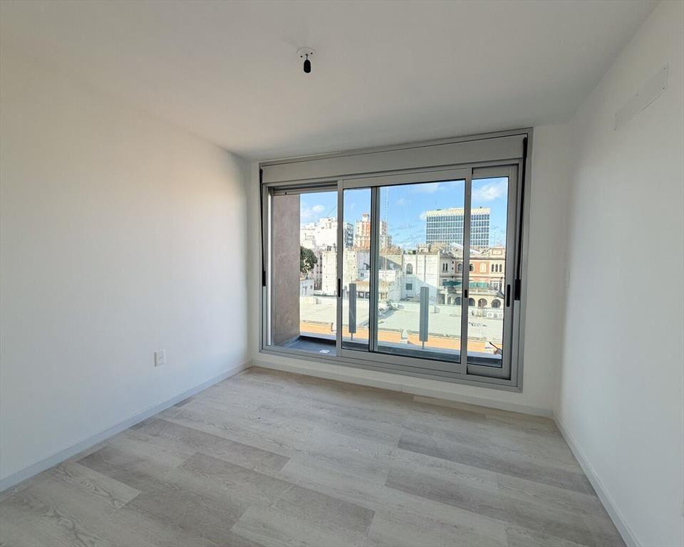 Venta apartamento 1 dormitorio al frente en Cordon. a estre