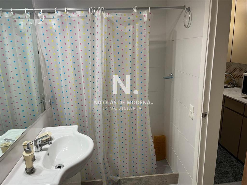 Apartamento de Un Dormitorio en Alquiler en Península