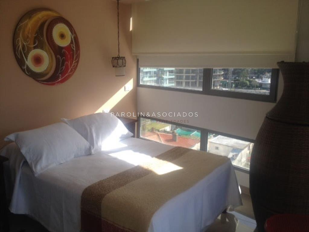 Apartamento en venta con vista a playa Brava, del