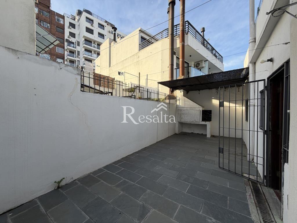 VENTA CASA POCITOS 4 DORMITORIOS Y COCHERA