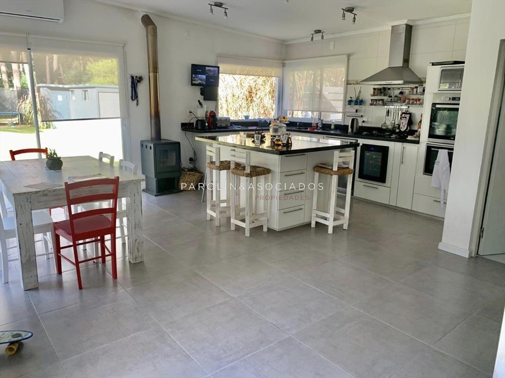 Casa en venta de 5 dormitorios y 5 baños en Montoya, Punta