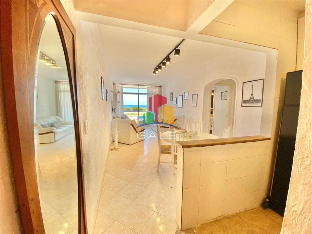 Apartamento de 2 dormitorio y medio en Primera de