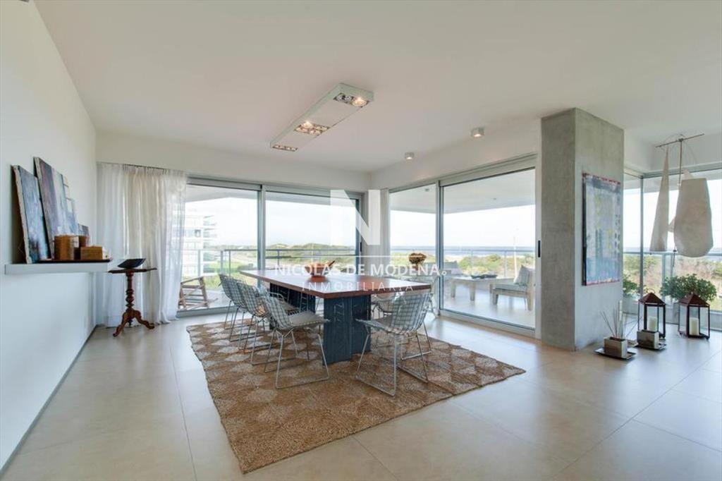 Excelente Apartamento de Cinco dormitorios en en