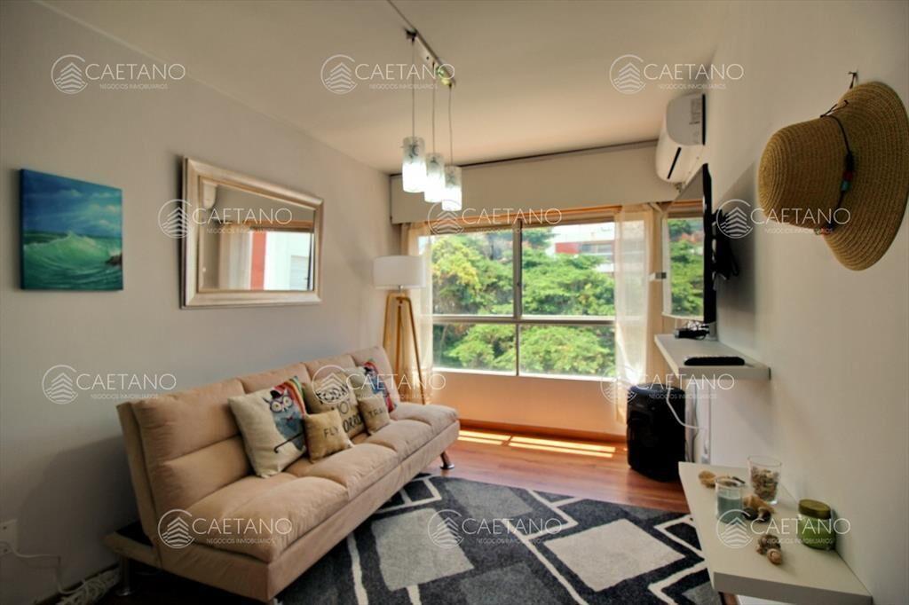 Venta apartamento 2 dormitorios con Parrillero.