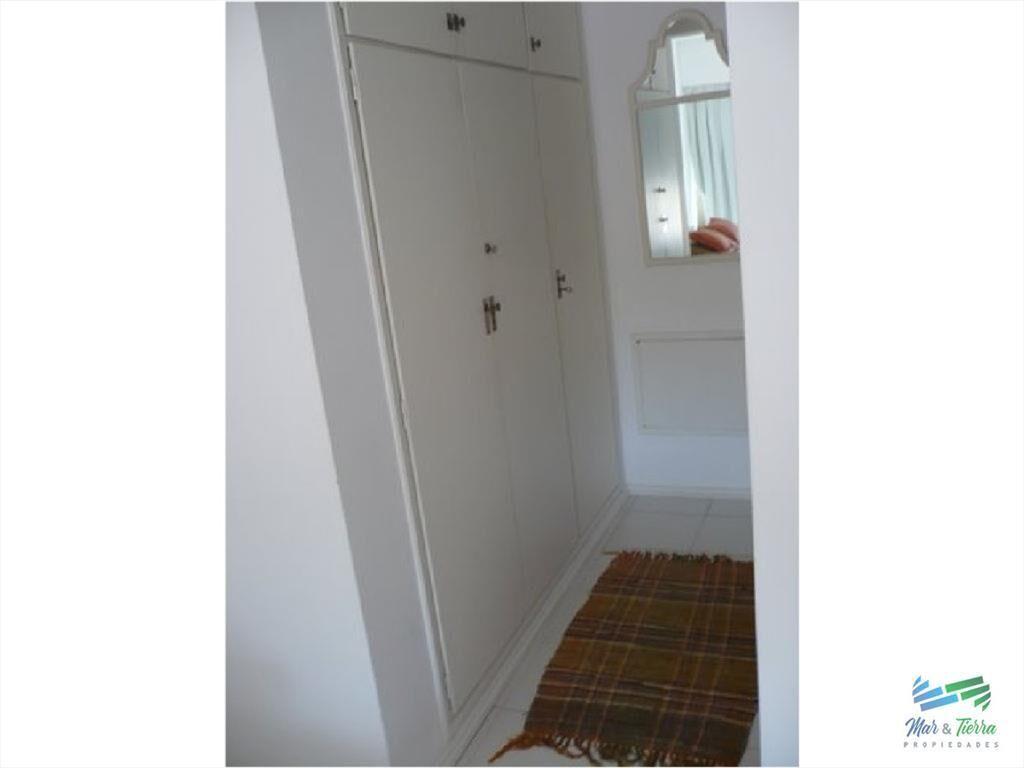 En venta, torre con todos los servicios a una del