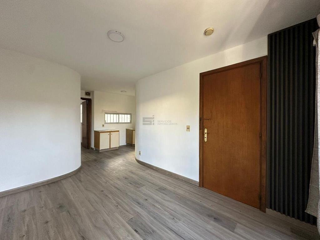 Se alquila Apartamento de un dormitorio con balcón en Parqu