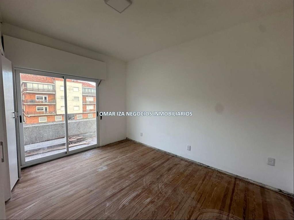 Alquiler casa sobre Rambla en Buceo, ideal empresa o uso co