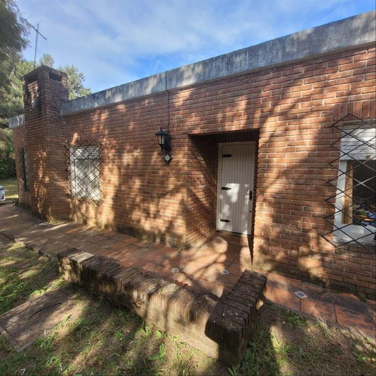 EN 2 PADRONES 4 dormitorios 3 baños Casa Venta La Floresta