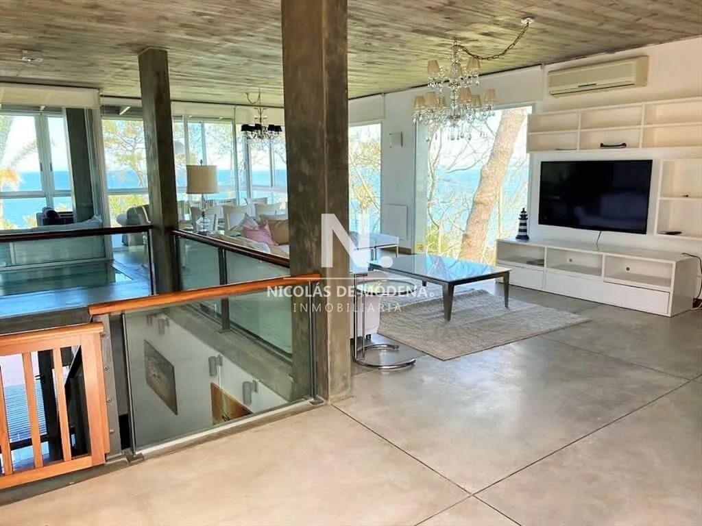 Casa de 5 dormitorios en Punta Ballena, Punta del