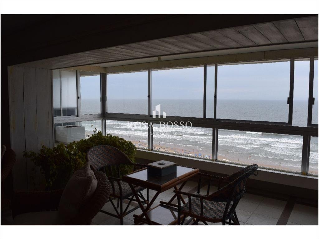 Apartamento en Brava, 3 dormitorios *