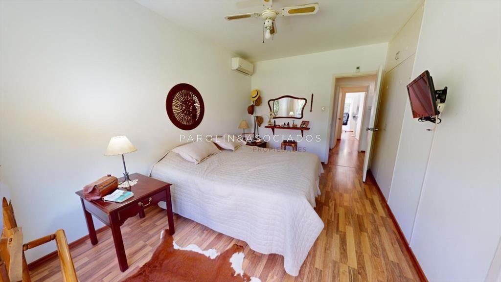 Casa en Rincon del Indio. Con apto independiente