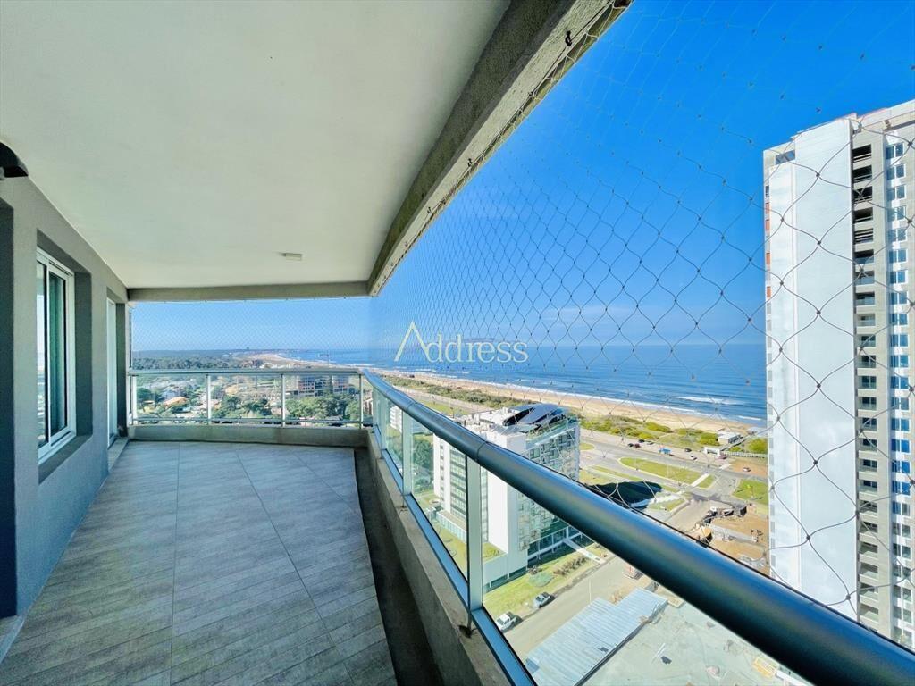 Apartamento con Vista al Mar de 3 Dormitorios y +