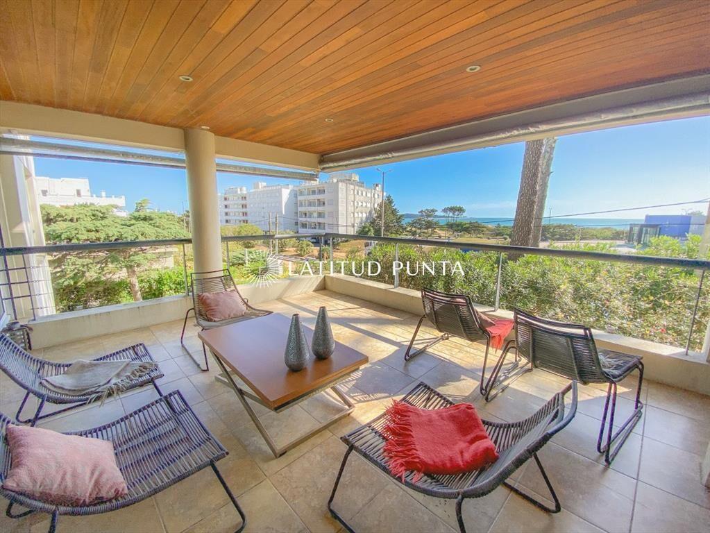 Apartamento en Mansa, 4 dormitorios, estufa a y