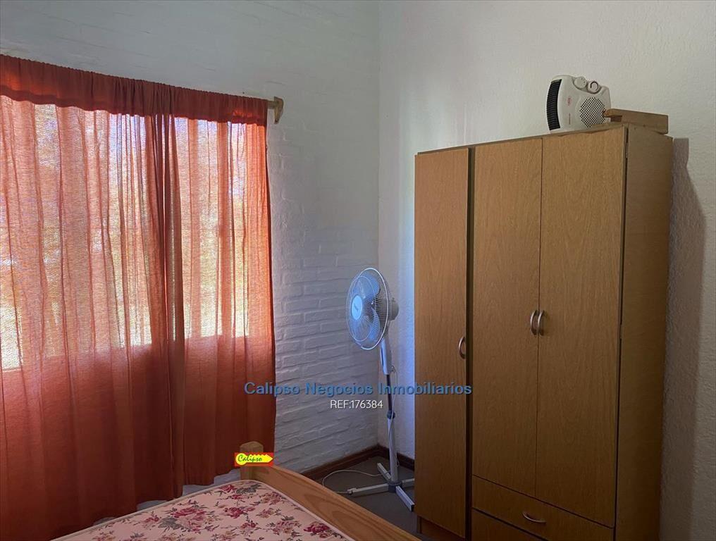Venta de Complejo de 5 casas de 2 dorm. en Atlantida -
