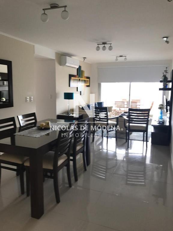 Vende apartamento de 2 dormitorios en Punta del