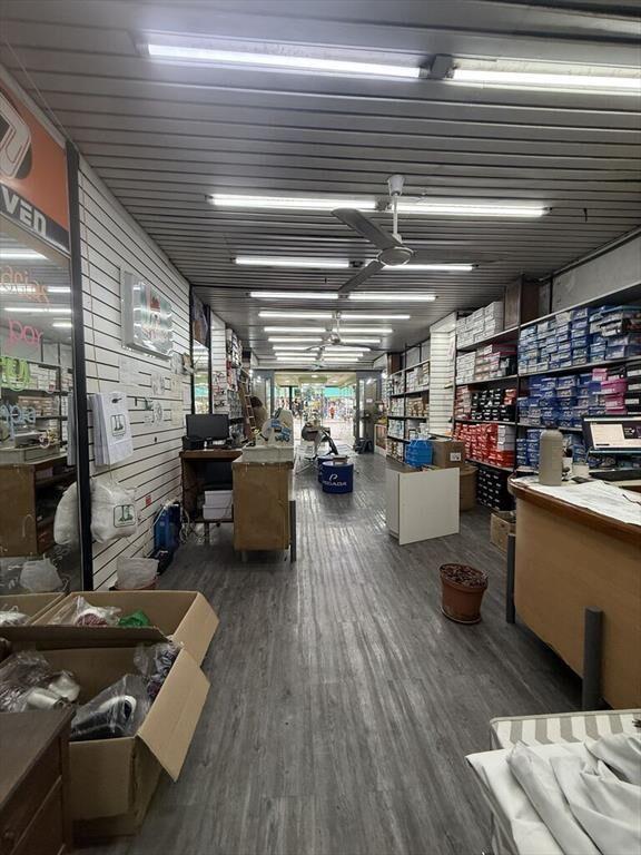 Alquiler local comercial · 150 m² · 8 de Octubre y Comercio