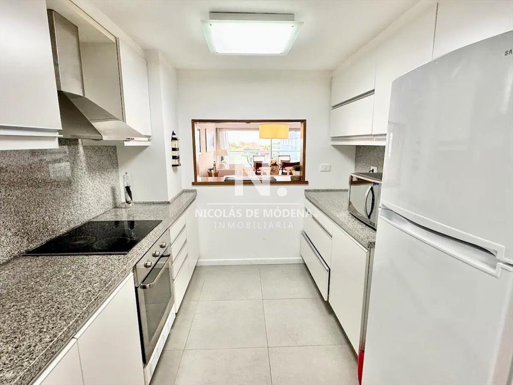 Alquila apartamento de 2 dormitorios con vista al