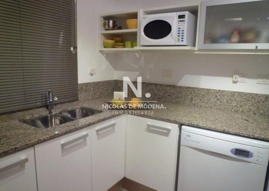 Vende apartamento de 2 dormitorios con vista al