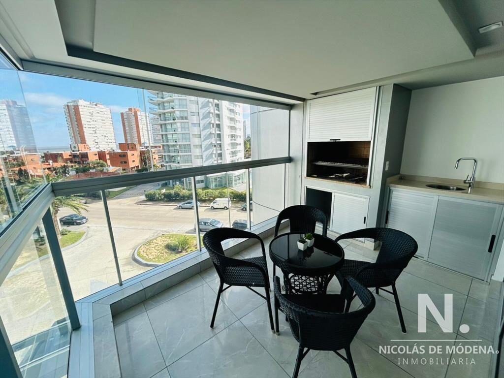 Apartamento en Venta, Playa Mansa, Punta del Este 2 dormito